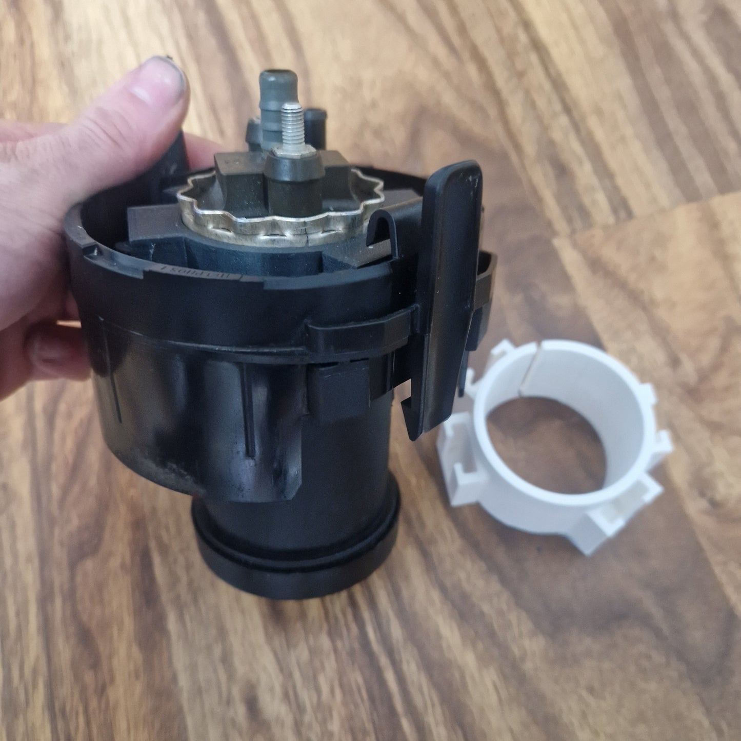 E34 in tank pump upgrade mount